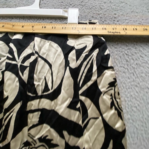 Talbots Skirt Women 10 Black White Floral 100% silk - Picture 3 of 11